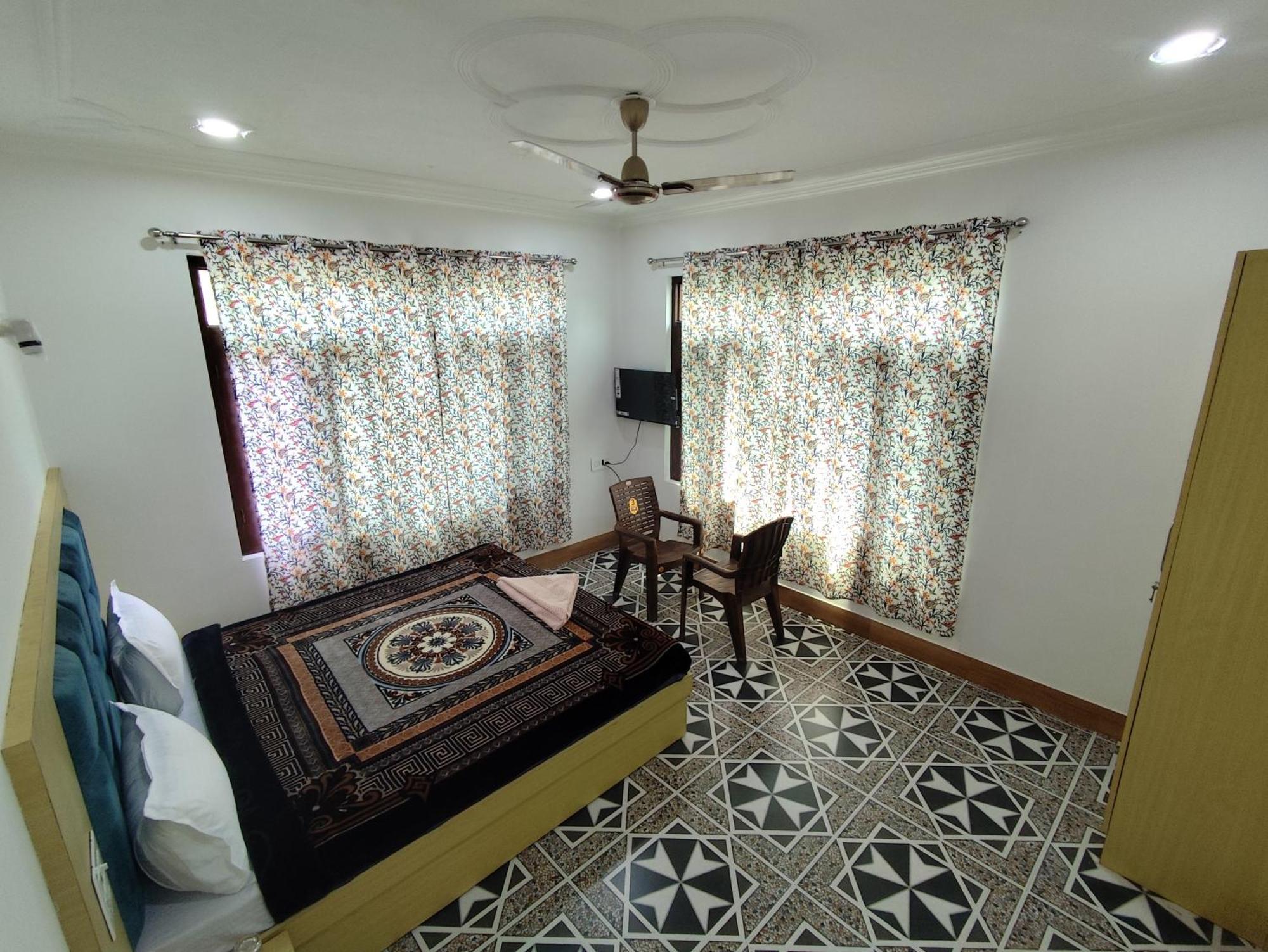 The Heaven Tree Hotel Srinagar  Ngoại thất bức ảnh
