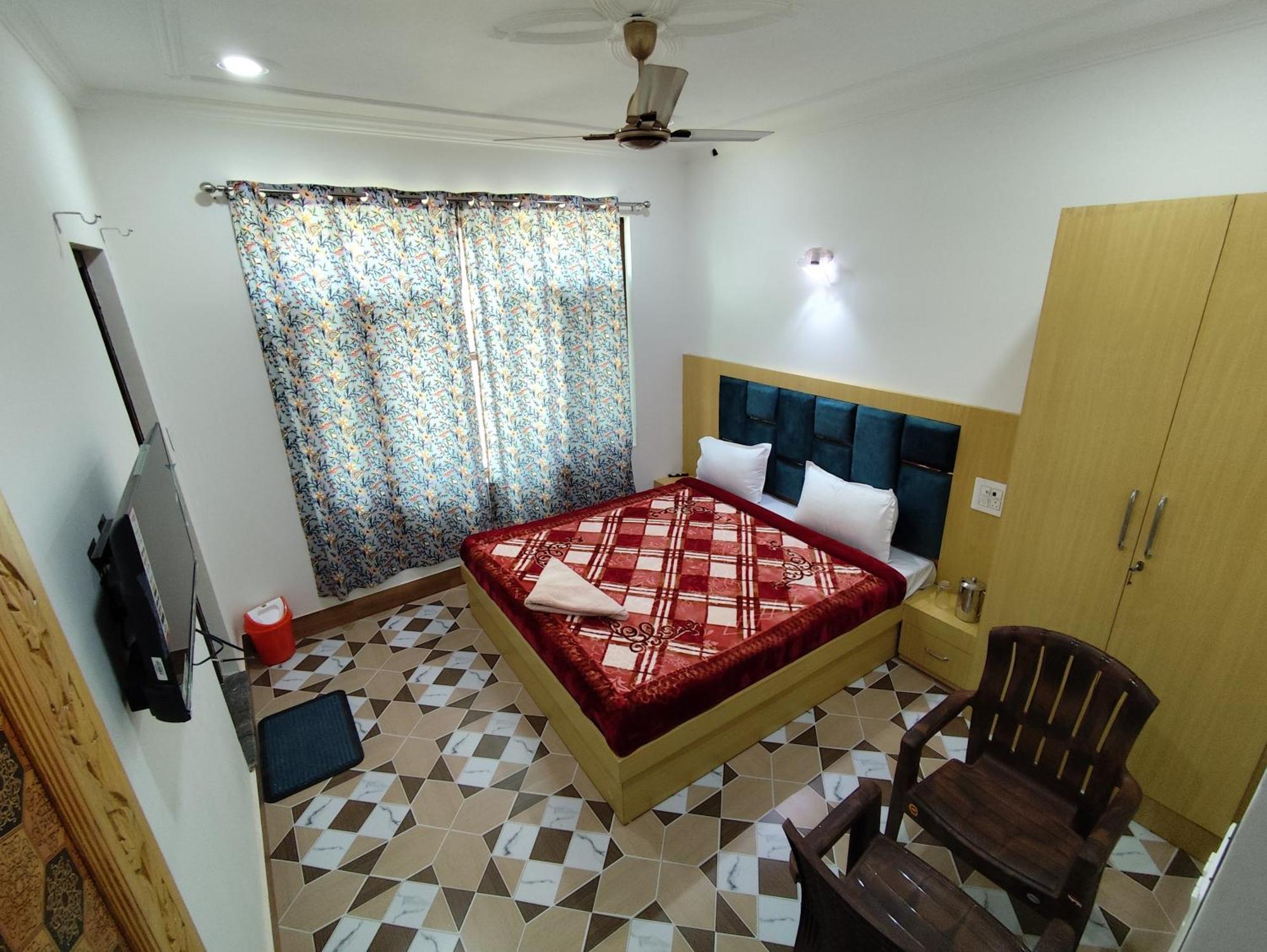 The Heaven Tree Hotel Srinagar  Ngoại thất bức ảnh