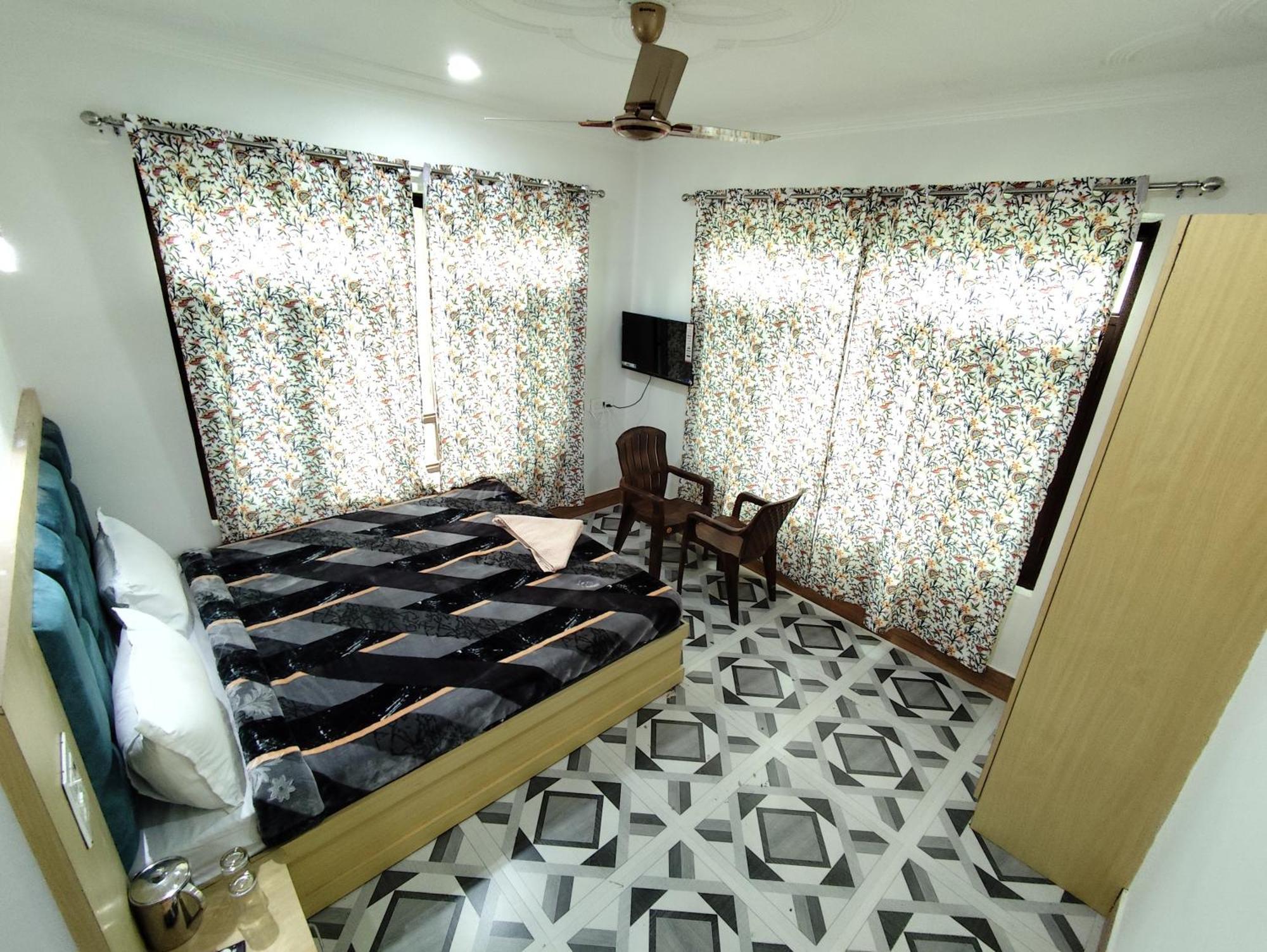 The Heaven Tree Hotel Srinagar  Ngoại thất bức ảnh