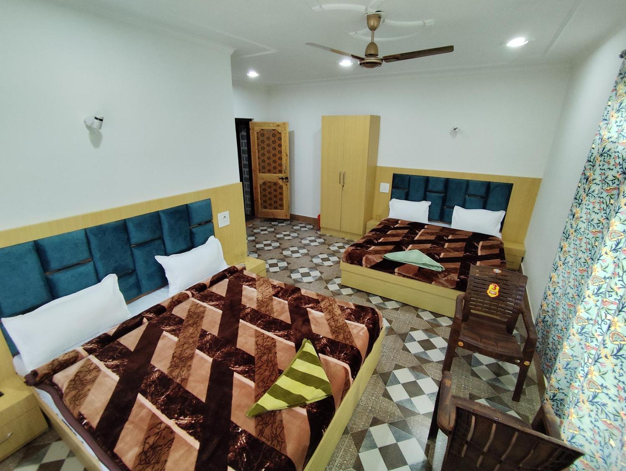 The Heaven Tree Hotel Srinagar  Ngoại thất bức ảnh