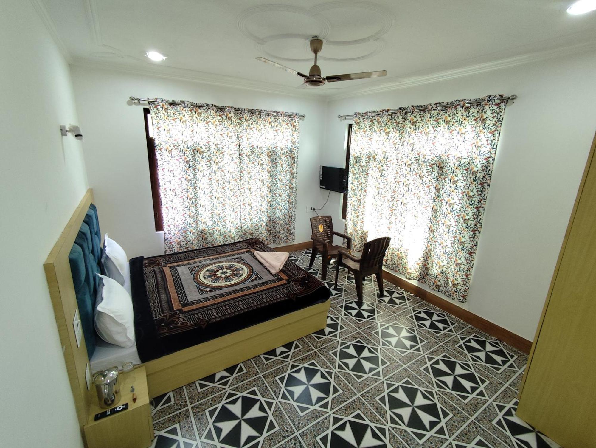 The Heaven Tree Hotel Srinagar  Ngoại thất bức ảnh