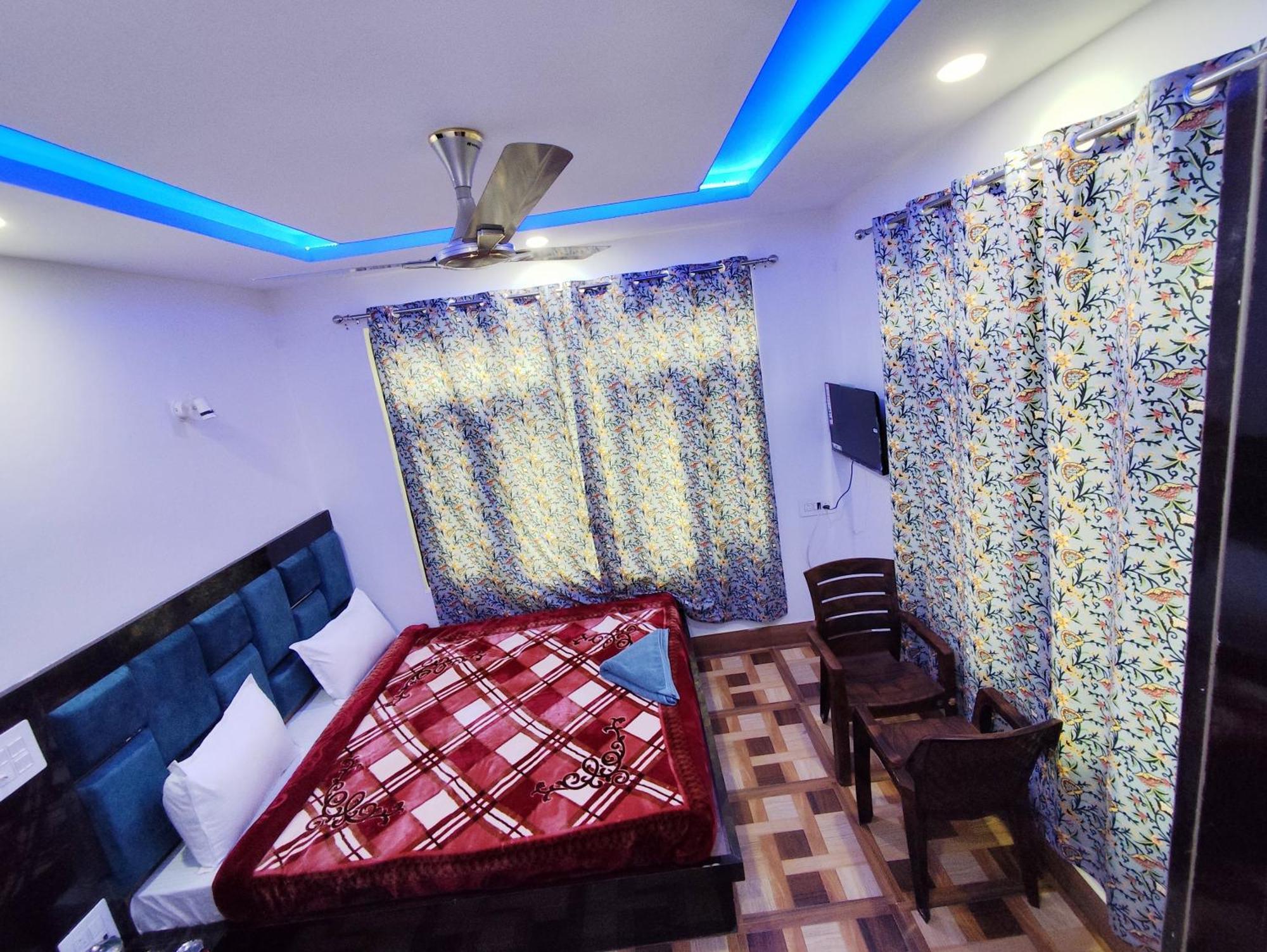 The Heaven Tree Hotel Srinagar  Ngoại thất bức ảnh