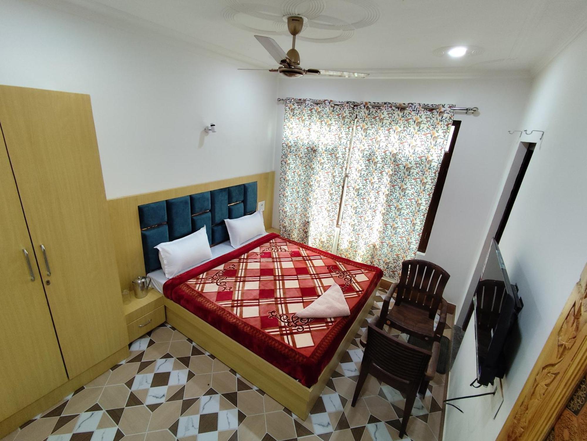 The Heaven Tree Hotel Srinagar  Ngoại thất bức ảnh