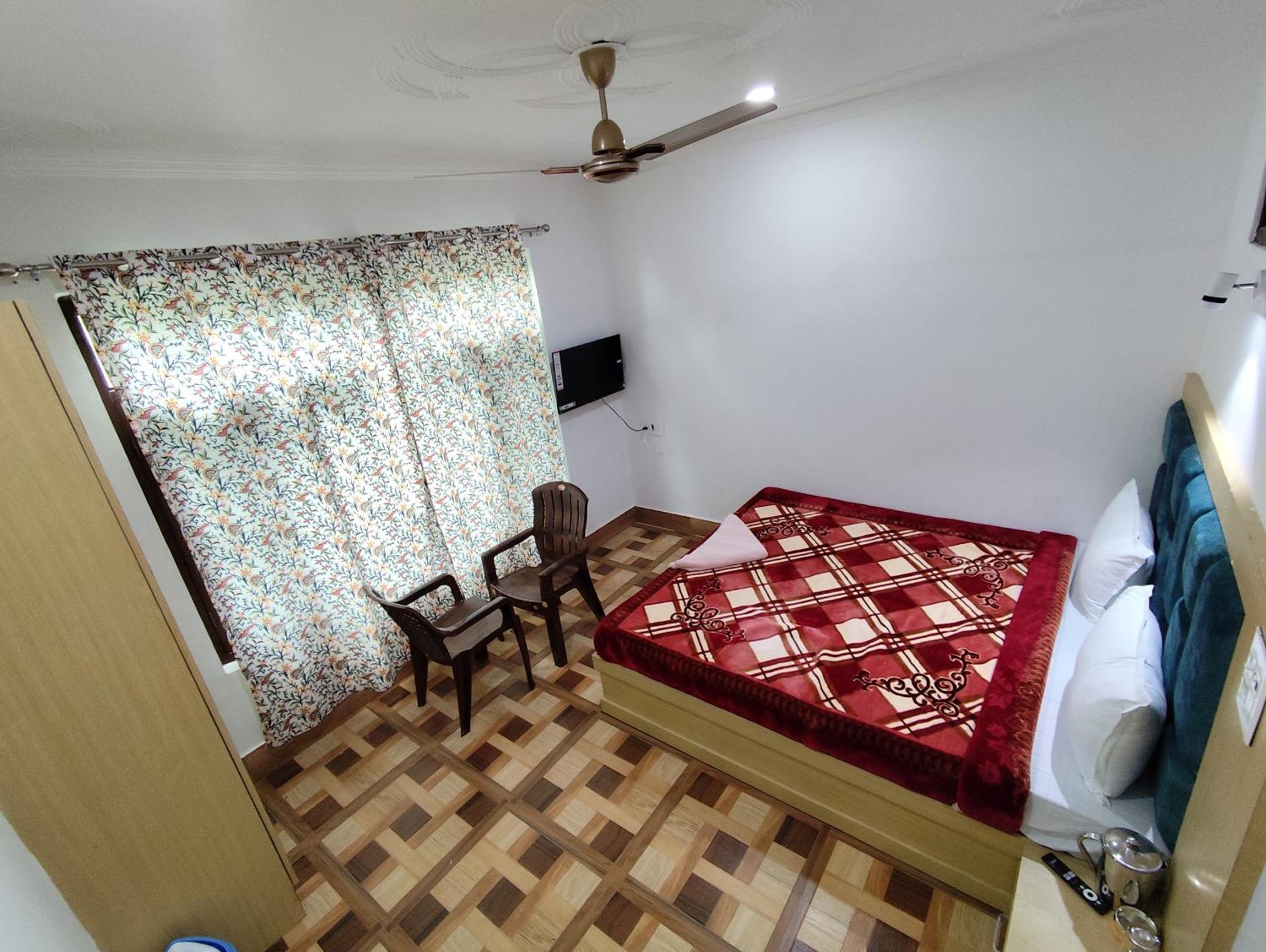 The Heaven Tree Hotel Srinagar  Ngoại thất bức ảnh
