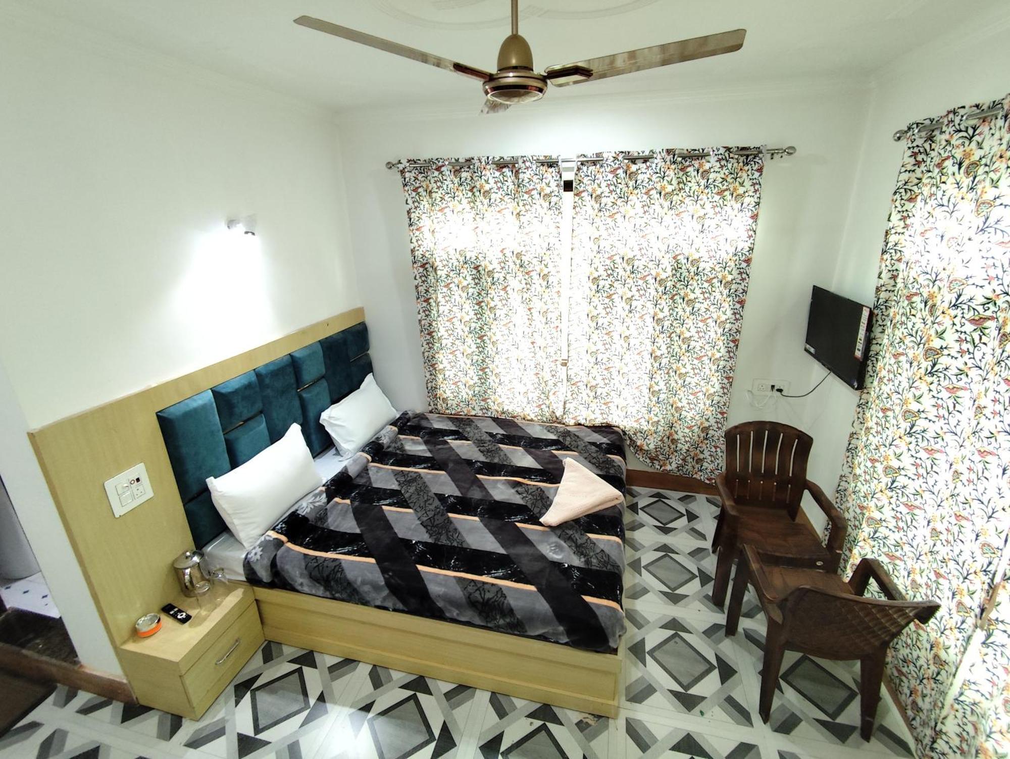 The Heaven Tree Hotel Srinagar  Ngoại thất bức ảnh
