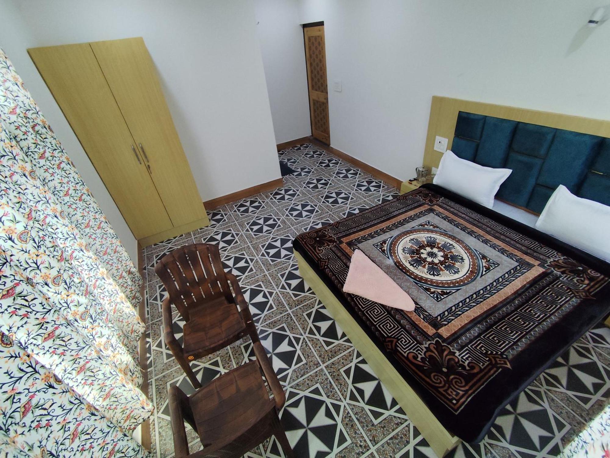 The Heaven Tree Hotel Srinagar  Ngoại thất bức ảnh